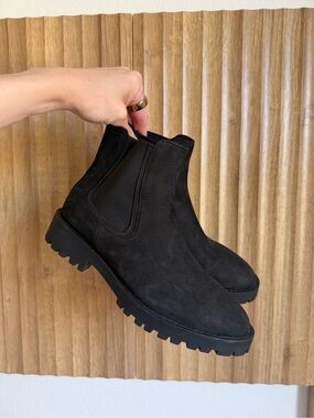 THURSDAY BOOT COMPANY Everyday Chelsea Boot Shoes